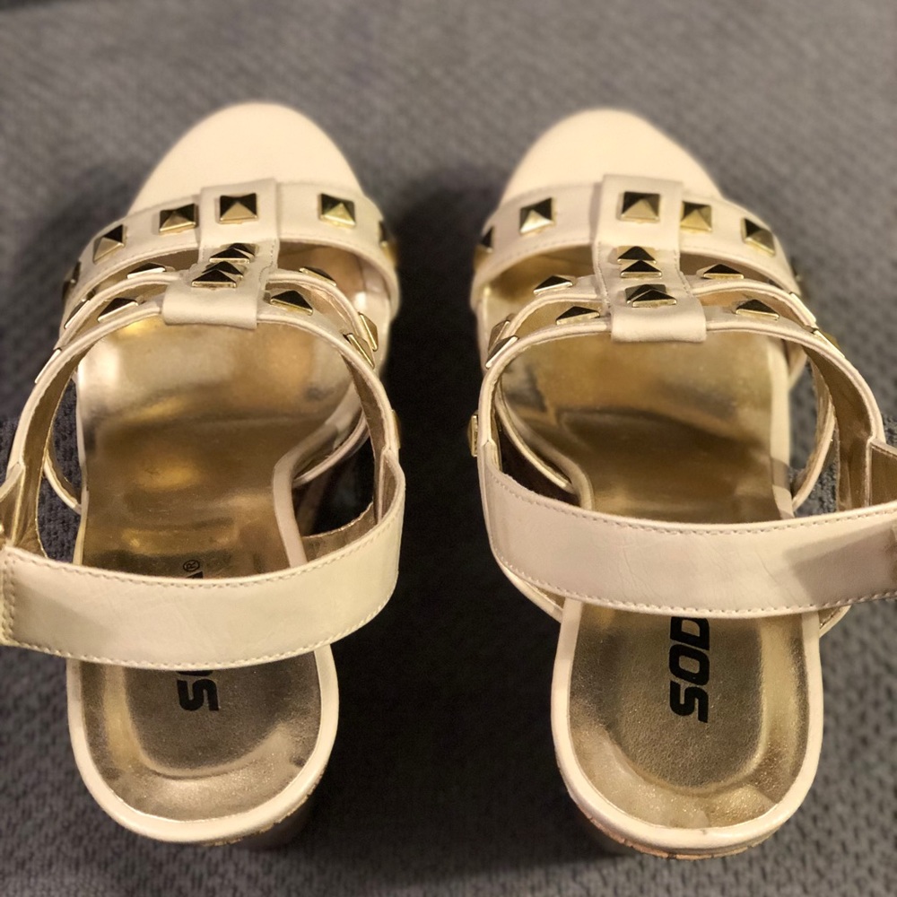 Shoes - Picture 4 of 5